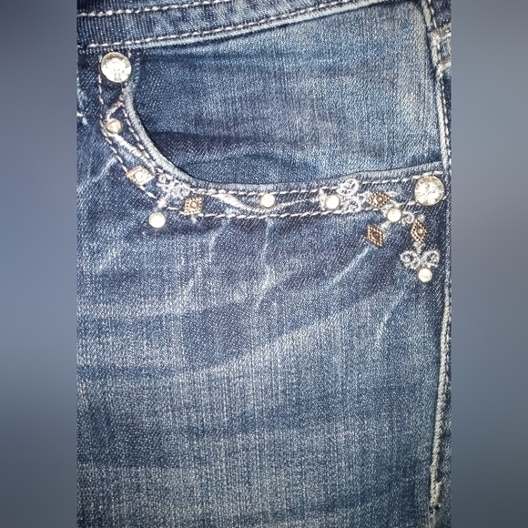 Women's Grace in LA - Picture 7 of 12